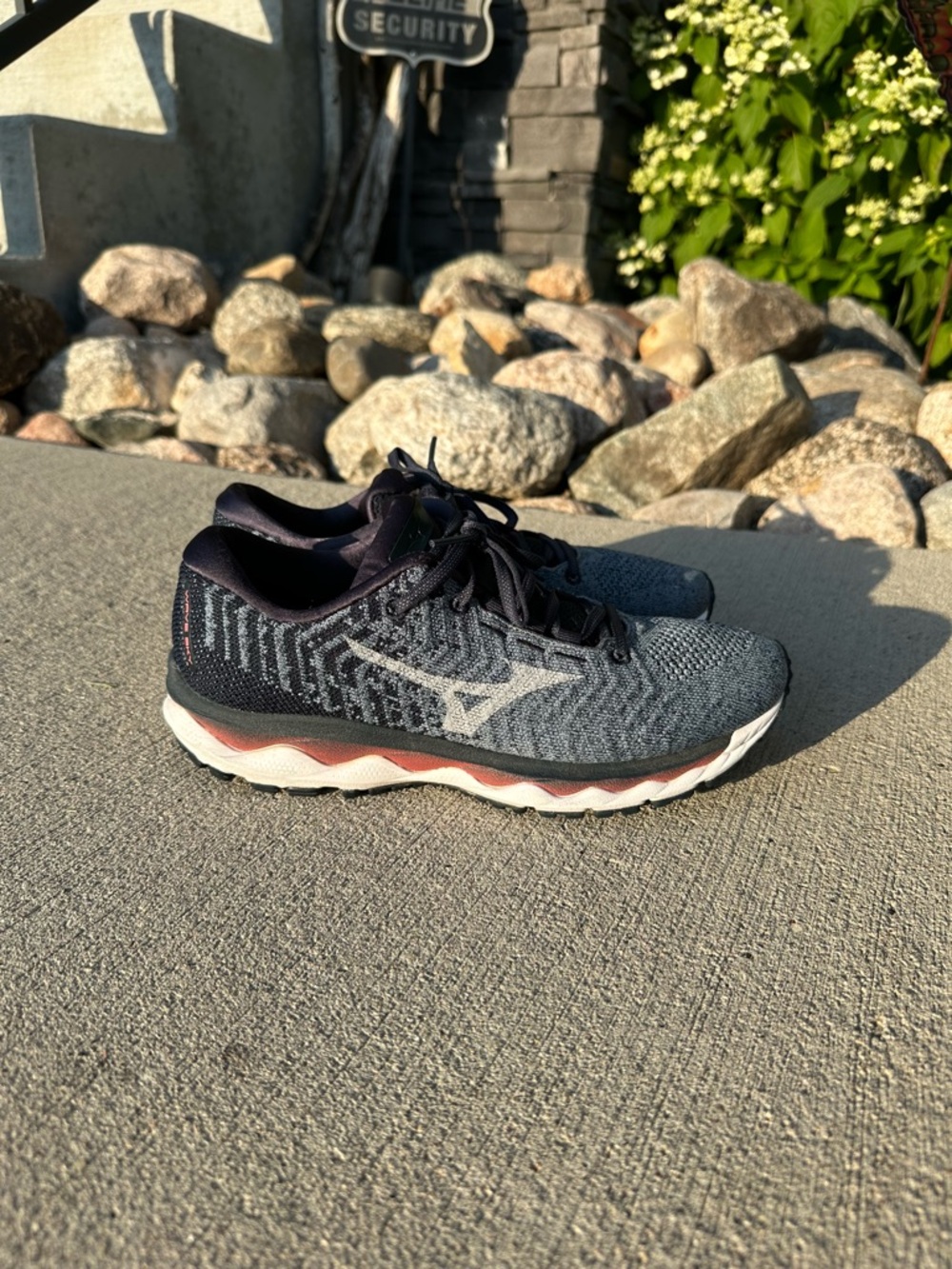 Mizuno Women’s Running Shoes Size 10 Gray/Purple Athletic Sneakers - Picture 3 of 11